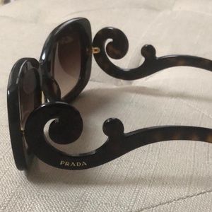 Prada sunglasses black. Excellent conditions